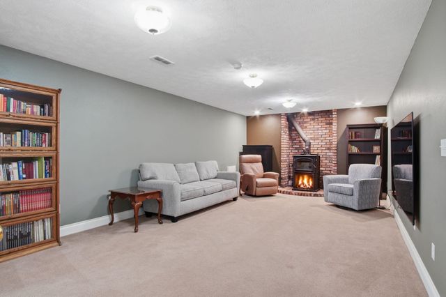 14922 E Belle Terre Ave, Veradale, WA 99037