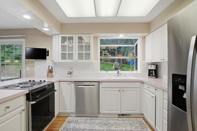 14922 E Belle Terre Ave, Veradale, WA 99037