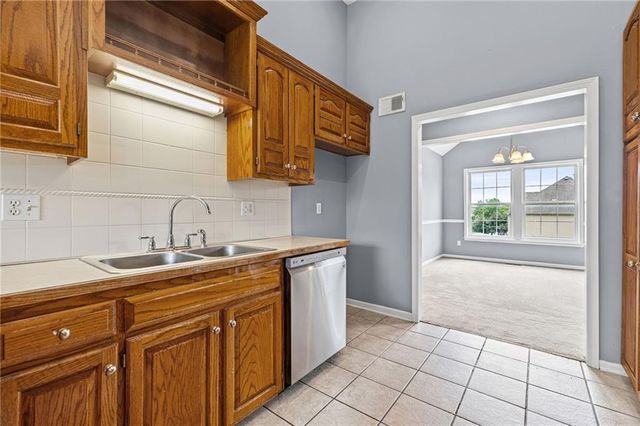 414 Donegal Drive, Smithville, MO 64089