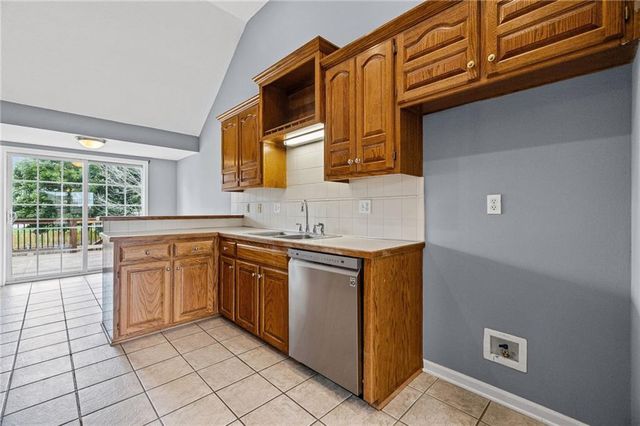 414 Donegal Drive, Smithville, MO 64089
