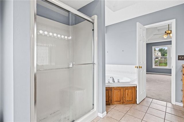 414 Donegal Drive, Smithville, MO 64089
