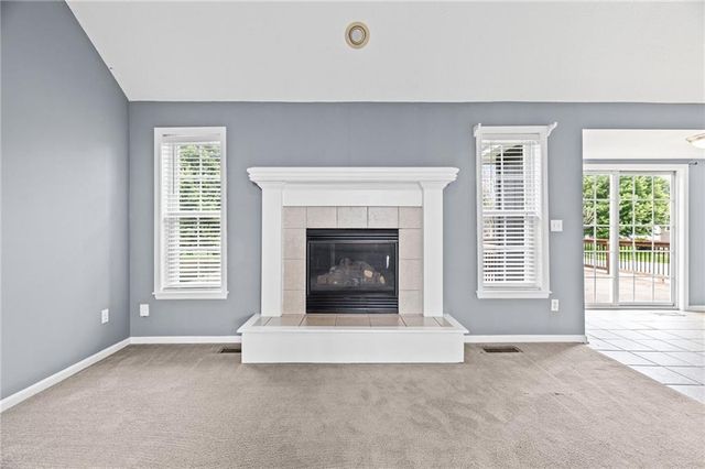 414 Donegal Drive, Smithville, MO 64089