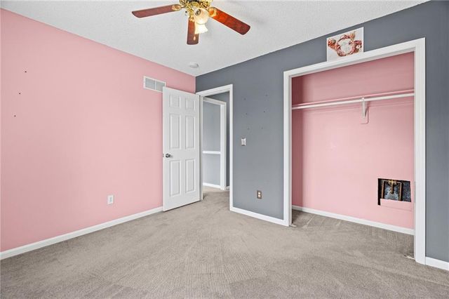 414 Donegal Drive, Smithville, MO 64089