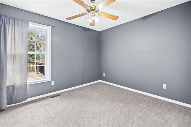 414 Donegal Drive, Smithville, MO 64089