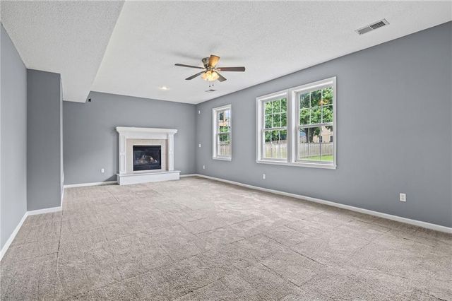 414 Donegal Drive, Smithville, MO 64089