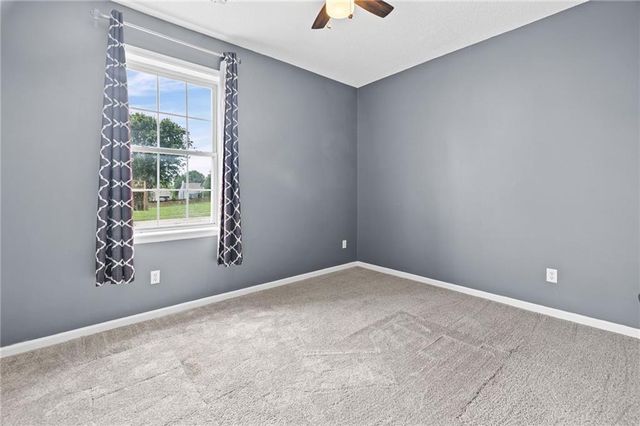 414 Donegal Drive, Smithville, MO 64089
