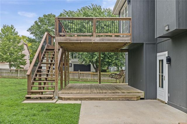 414 Donegal Drive, Smithville, MO 64089