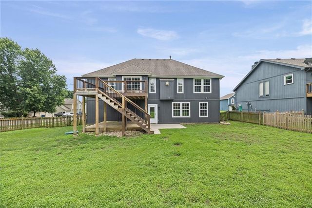414 Donegal Drive, Smithville, MO 64089