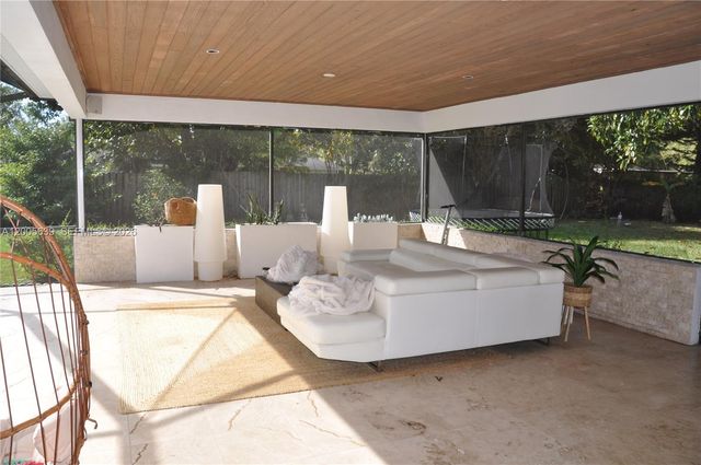 7400 SW 116th St, Pinecrest, FL 33156