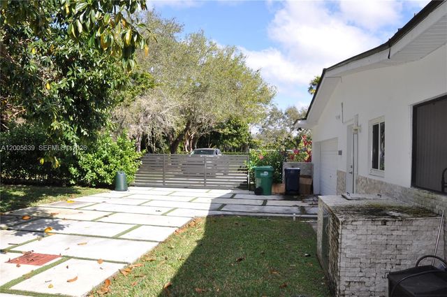 7400 SW 116th St, Pinecrest, FL 33156