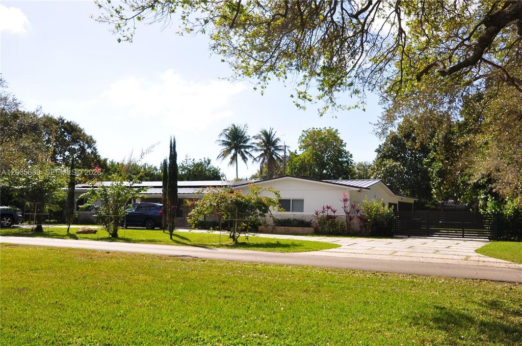 7400 SW 116th St, Pinecrest, FL 33156