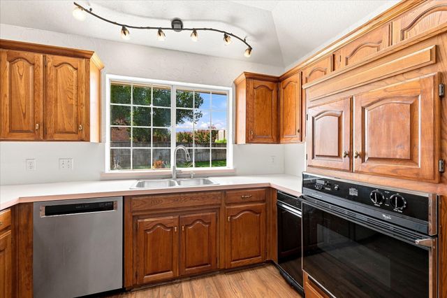 3 Roaring Creek Court, Trophy Club, TX 76262
