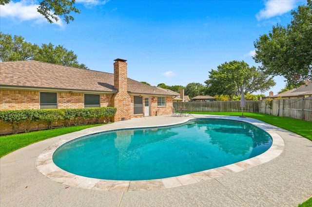 3 Roaring Creek Court, Trophy Club, TX 76262