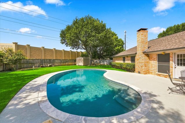 3 Roaring Creek Court, Trophy Club, TX 76262