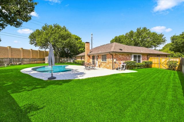 3 Roaring Creek Court, Trophy Club, TX 76262