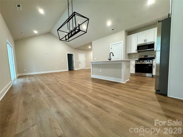 403 Scarlett Oak Court NE, Lenoir, NC 28605