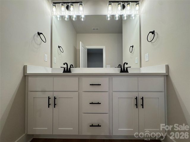 403 Scarlett Oak Court NE, Lenoir, NC 28605