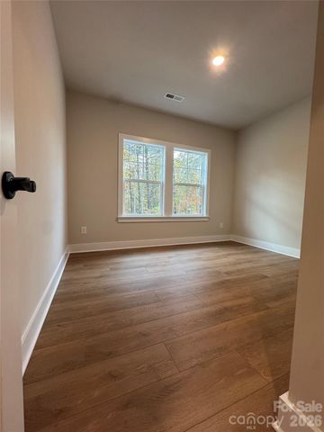 403 Scarlett Oak Court NE, Lenoir, NC 28605