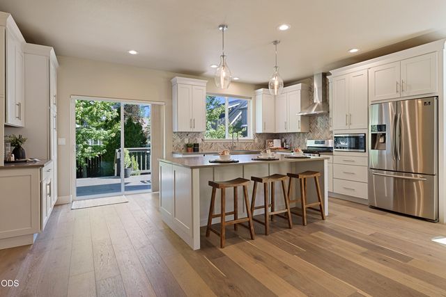 2968 NW Chianti Lane, Bend, OR 97703