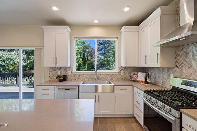 2968 NW Chianti Lane, Bend, OR 97703