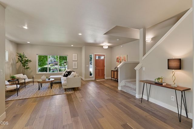 2968 NW Chianti Lane, Bend, OR 97703