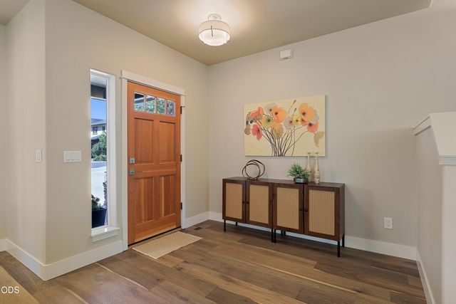 2968 NW Chianti Lane, Bend, OR 97703