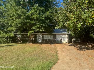 331 Queen Margaret Lane, Jackson, MS 39209
