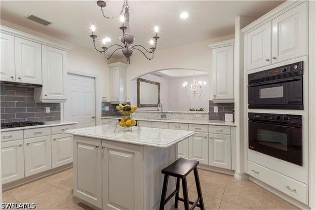 2864 Tiburon BLVD E 101, Naples, FL 34109