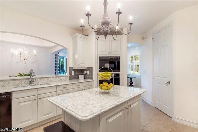 2864 Tiburon BLVD E 101, Naples, FL 34109