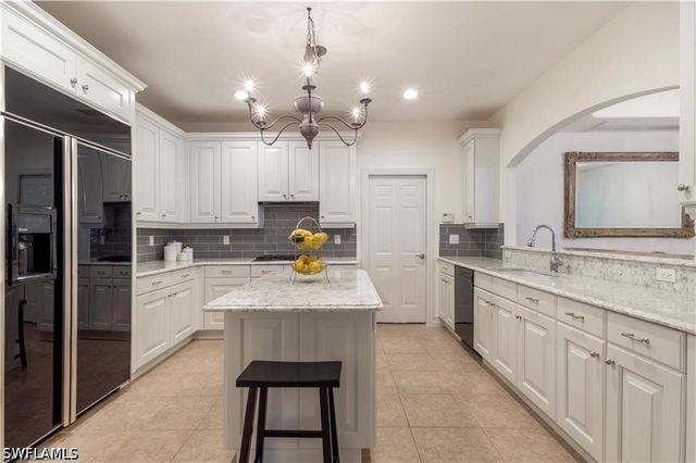 2864 Tiburon BLVD E 101, Naples, FL 34109