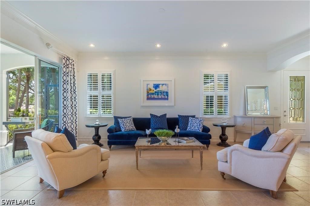 2864 Tiburon BLVD E 101, Naples, FL 34109