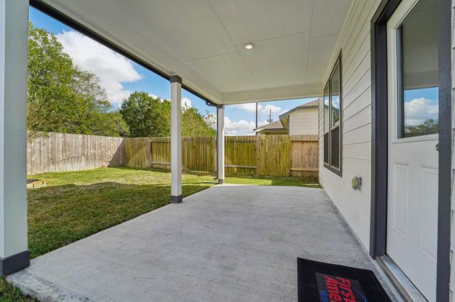 12223 Danza Drive, Willis, TX 77318