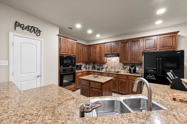 305 Village Drive, Red Oak, TX 75154