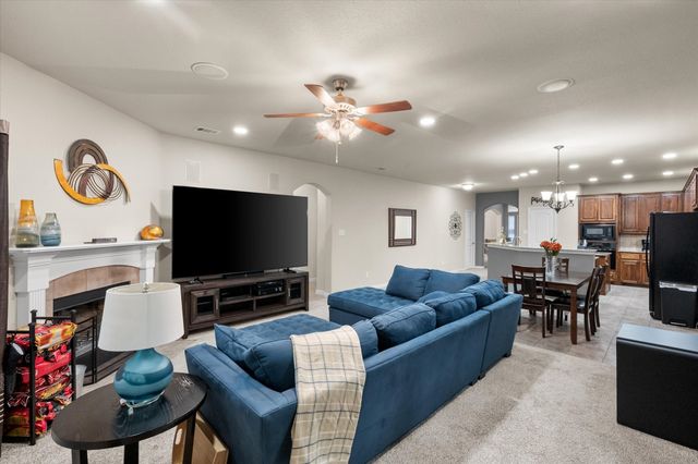 305 Village Drive, Red Oak, TX 75154