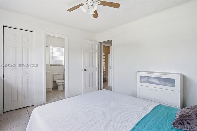 7811 SW 9th St, North Lauderdale, FL 33068