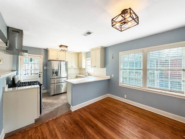 2790 UNION AVE, Memphis, TN 38111