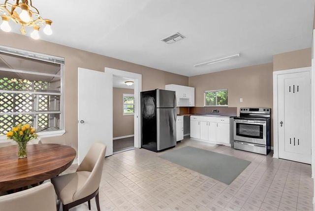 24801 Lake View DR, Spicewood, TX 78669