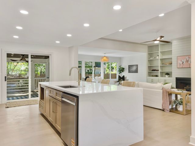683 Serotina Court, Mount Pleasant, SC 29464