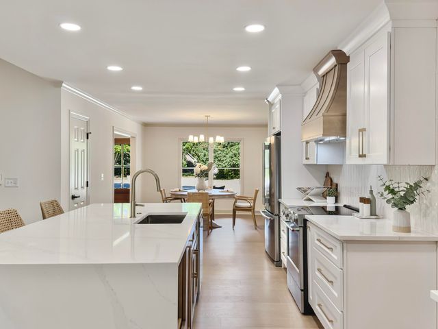 683 Serotina Court, Mount Pleasant, SC 29464