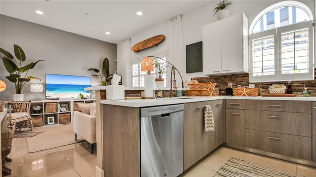 816 NE 7TH Street, Fort Lauderdale, FL 33304