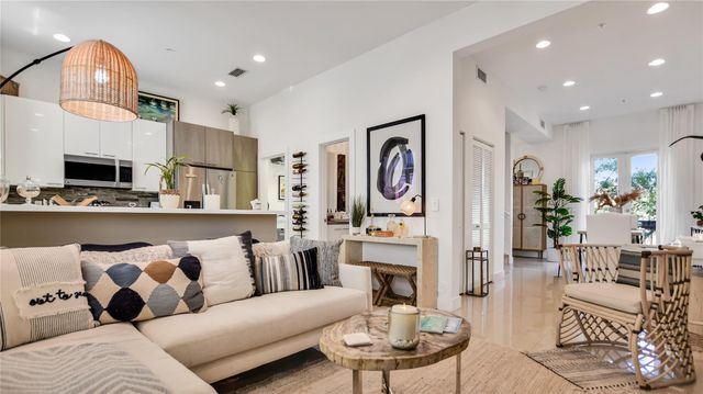 816 NE 7TH Street, Fort Lauderdale, FL 33304