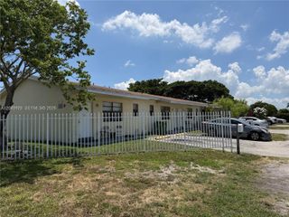333 NW 2nd Avenue 5, Hallandale Beach, FL 33009
