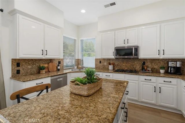 37672 Oxford Drive, Murrieta, CA 92562