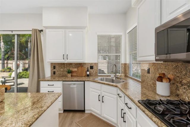 37672 Oxford Drive, Murrieta, CA 92562