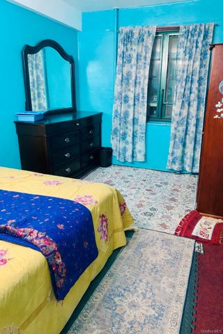 18 Metropolitan oval 3C, Bronx, NY 10462