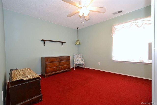 133 Inverness Road, Holbrook, NY 11741