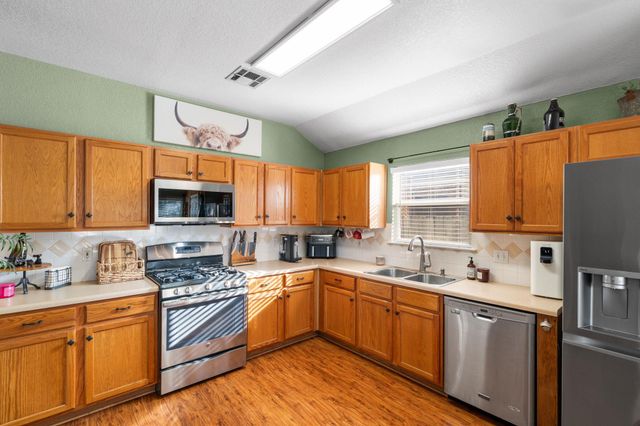 302 Adkins CV, Georgetown, TX 78626
