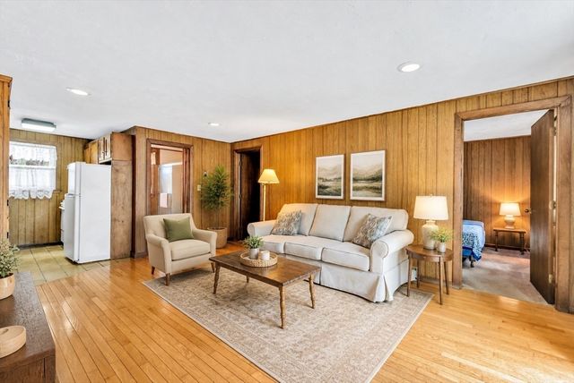 10 Bartlett Rd, Wellfleet, MA 02667