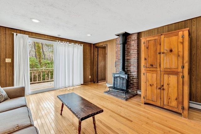 10 Bartlett Rd, Wellfleet, MA 02667