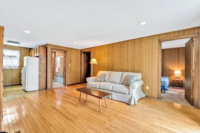 10 Bartlett Rd, Wellfleet, MA 02667